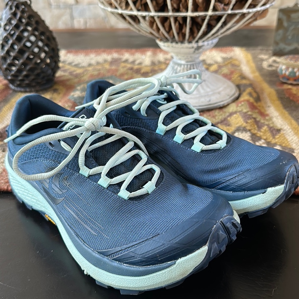 TOPO Pursuit trail running shoes